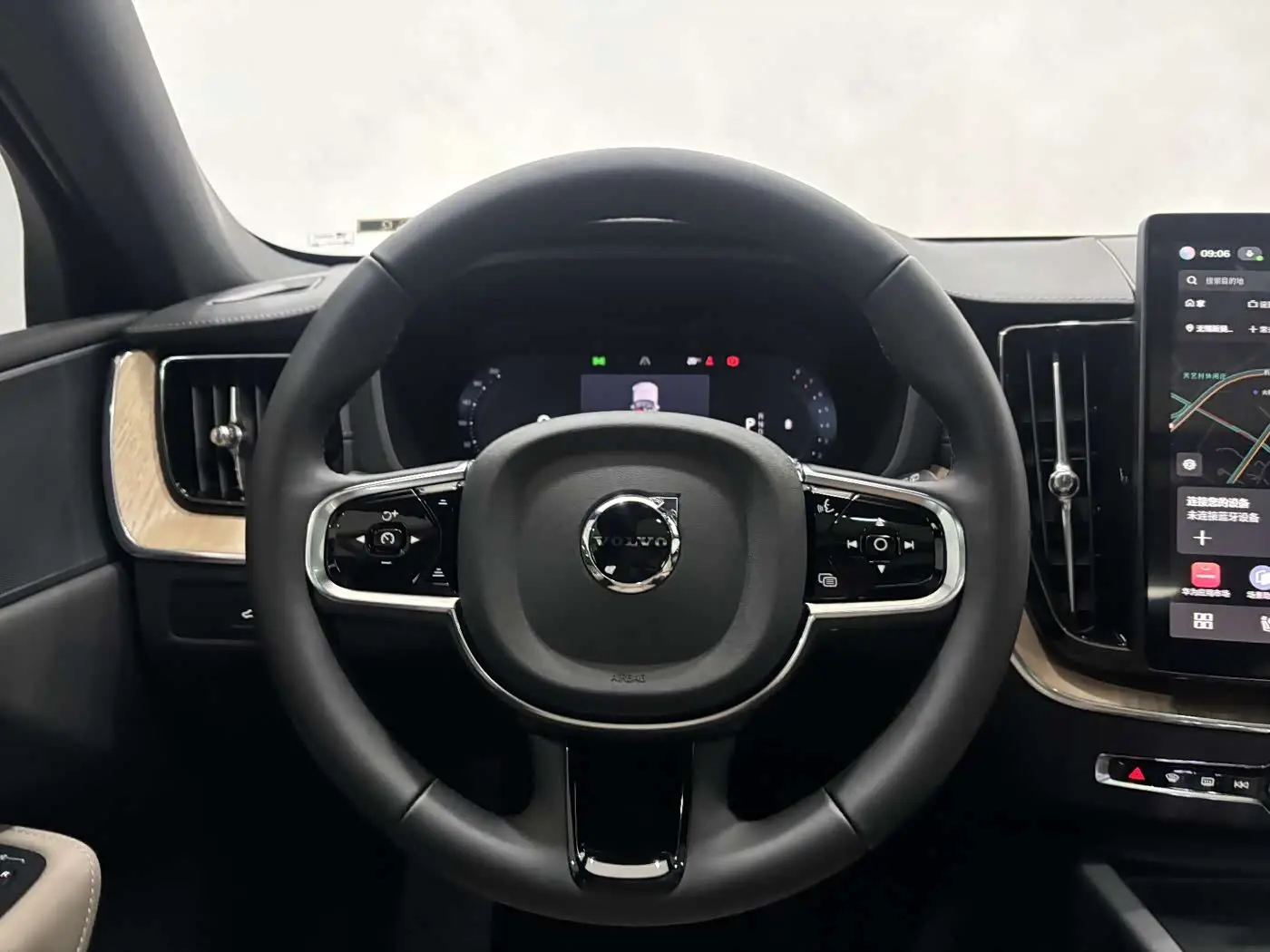Volvo XC60 2025 — Photo 14/20