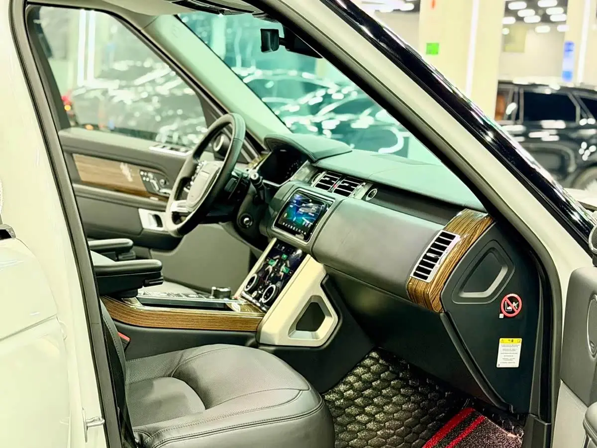 Land Rover Range Rover 2018 — Фото 9/13