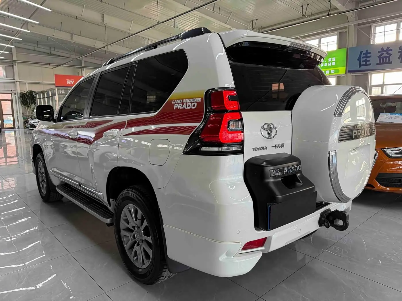 Toyota Prado 2019 — Photo 6/18