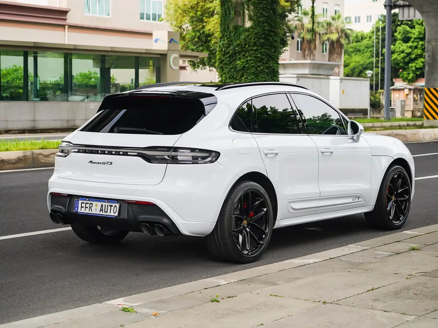 Porsche Macan 2022 — Photo 20/20