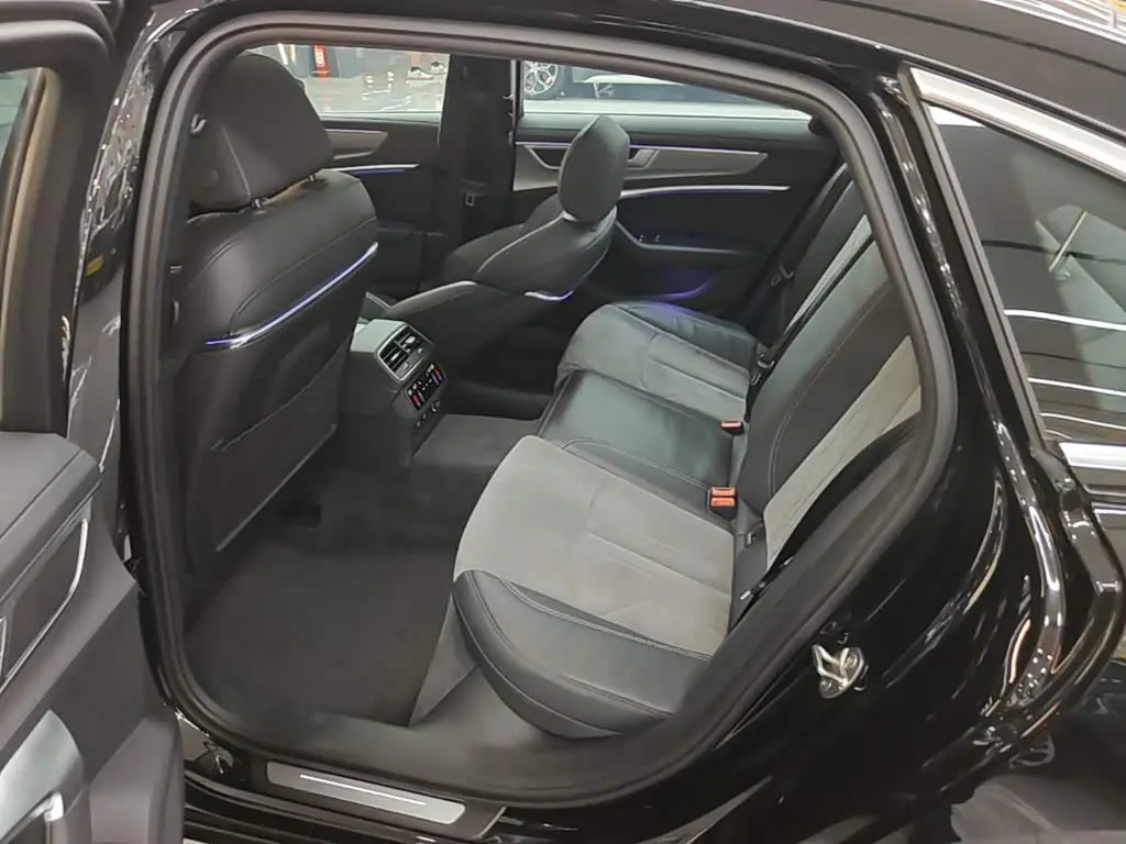 Audi A6L 2023 — Photo 17/20