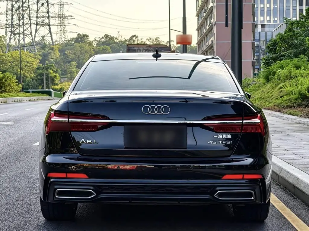 Audi A6L 2022 — Şəkil 10/18