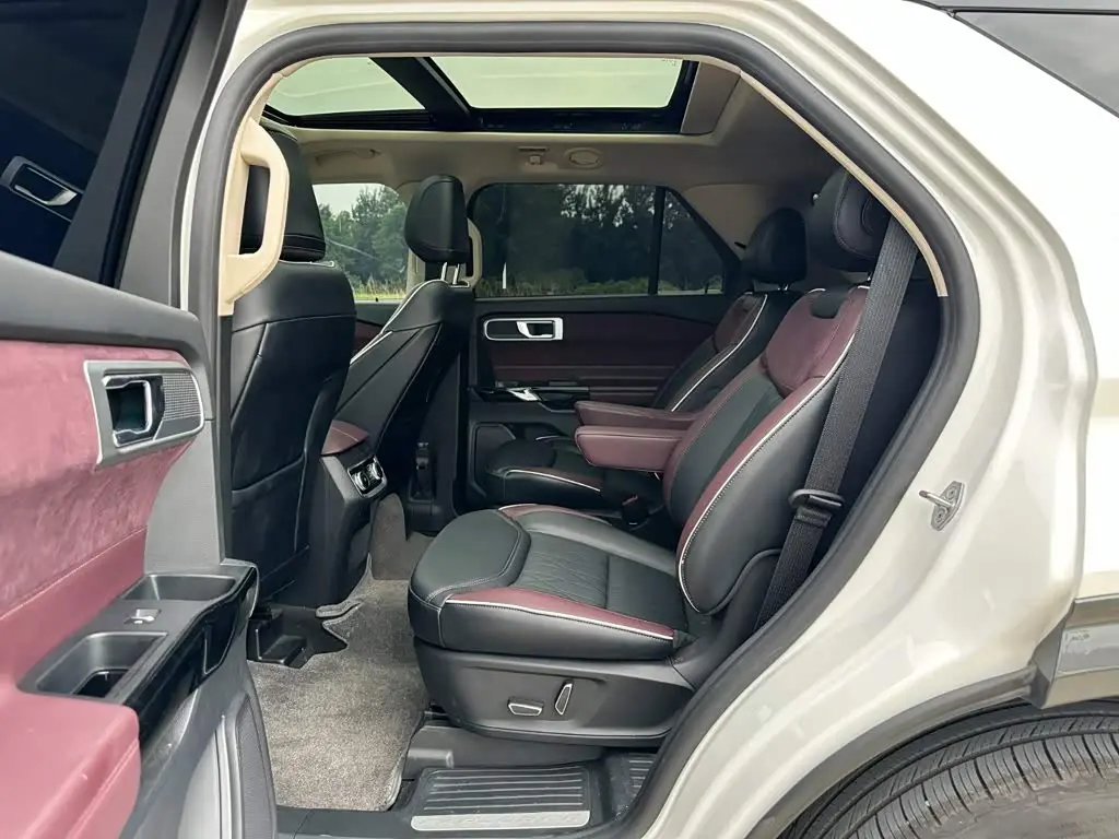 Ford Explorer 2024 — Фото 10/20