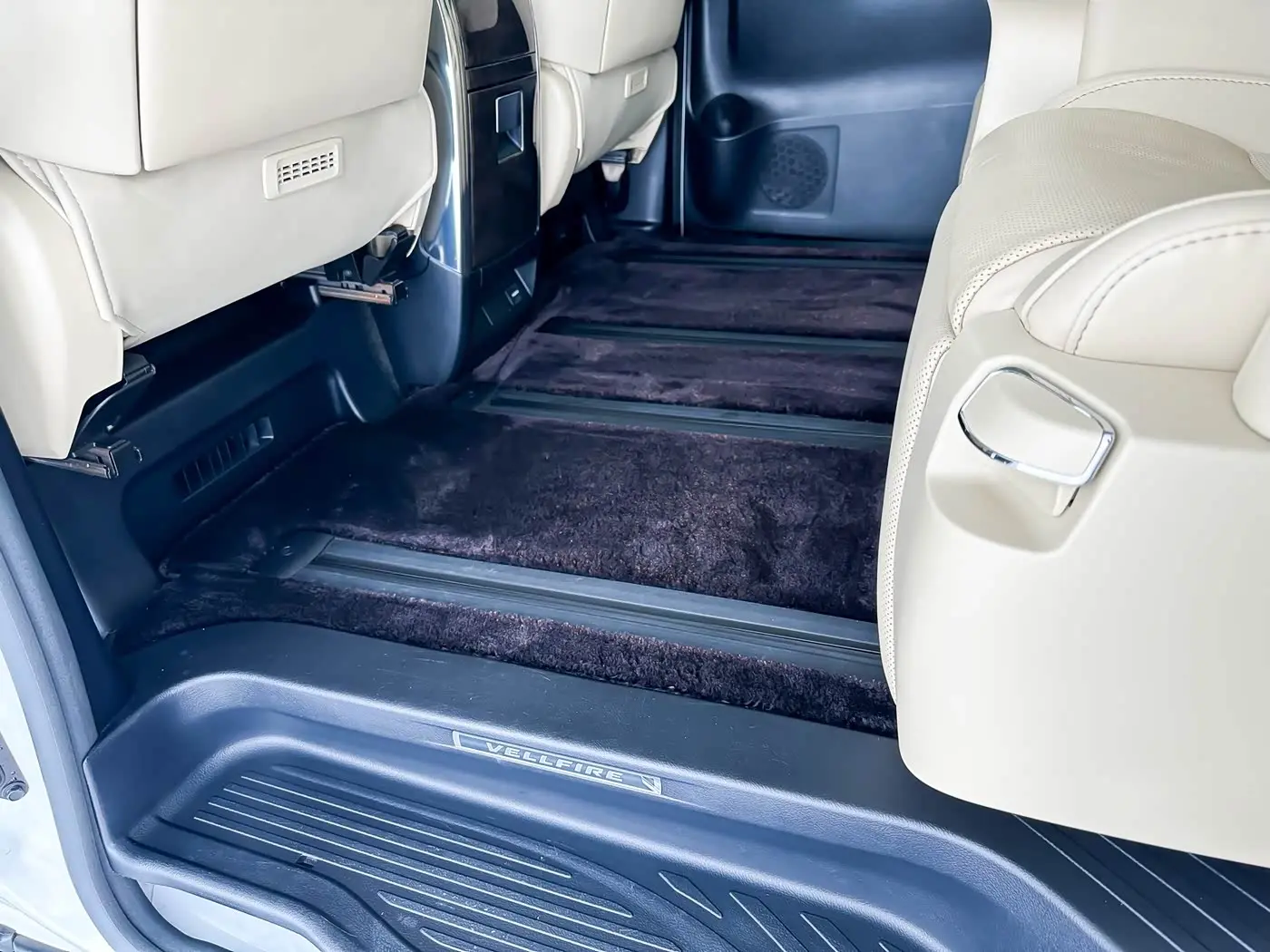 Toyota Vellfire 2020 — Фото 7/15