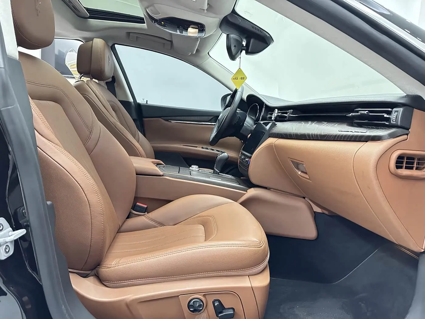 Maserati Quattroporte 2017 — Şəkil 12/20
