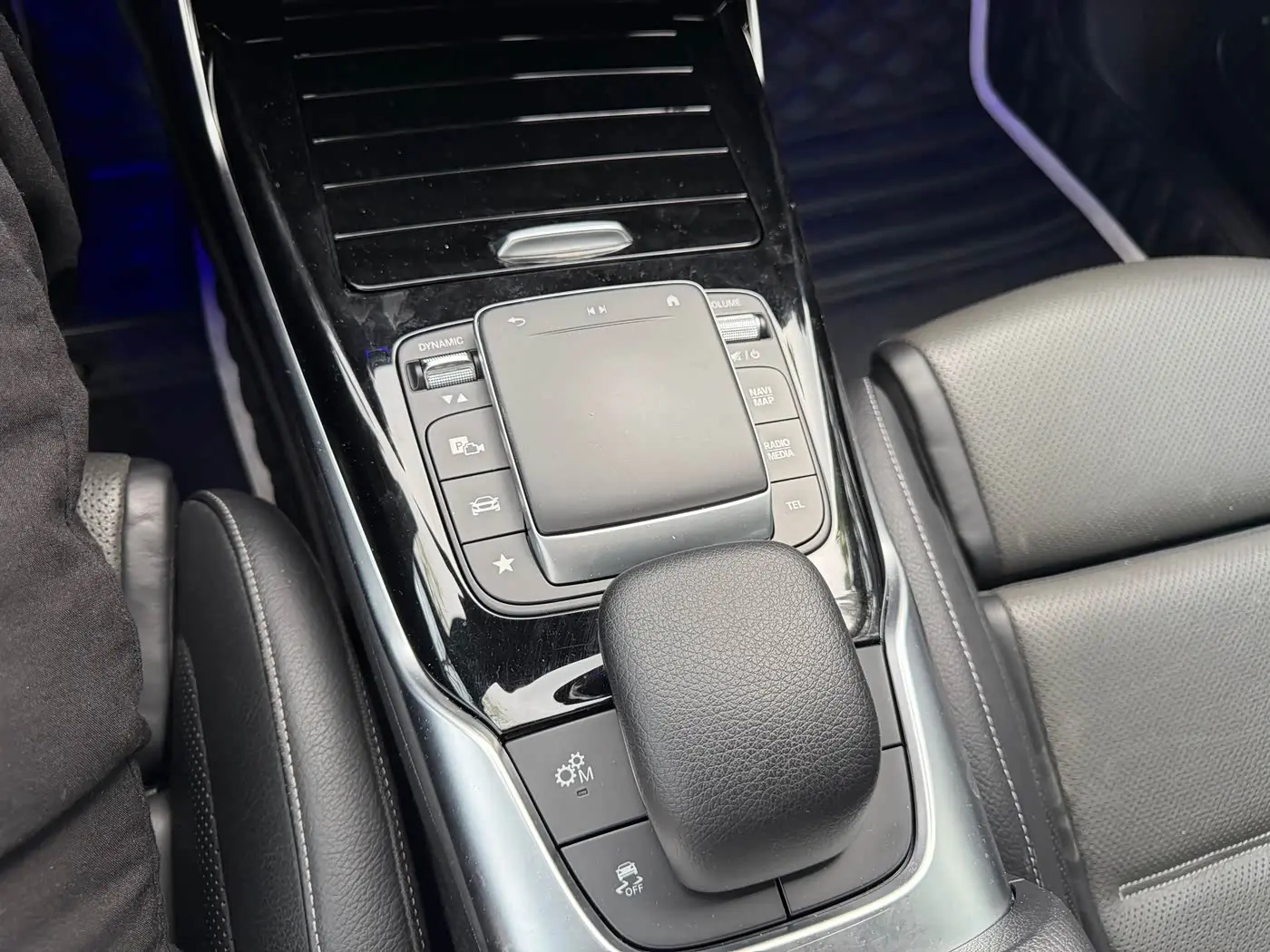 Mercedes-Benz A-Class AMG 2022 — Photo 19/20