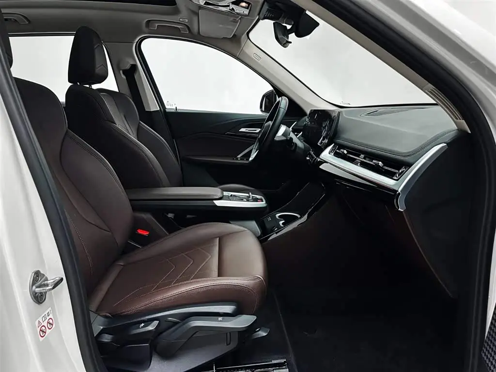 BMW X1 2023 — Şəkil 13/20
