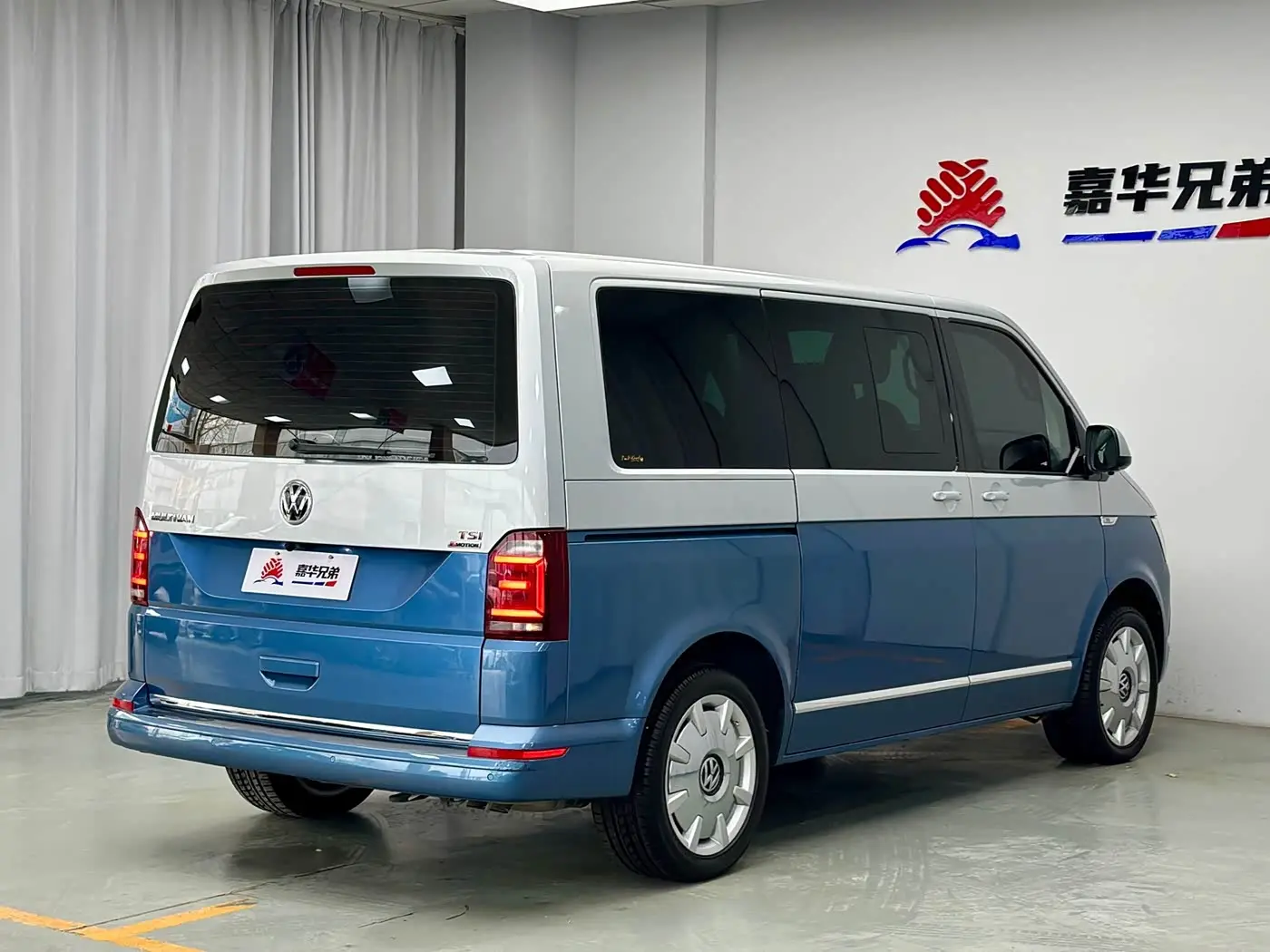 Volkswagen Multivan 2018 — Photo 10/20