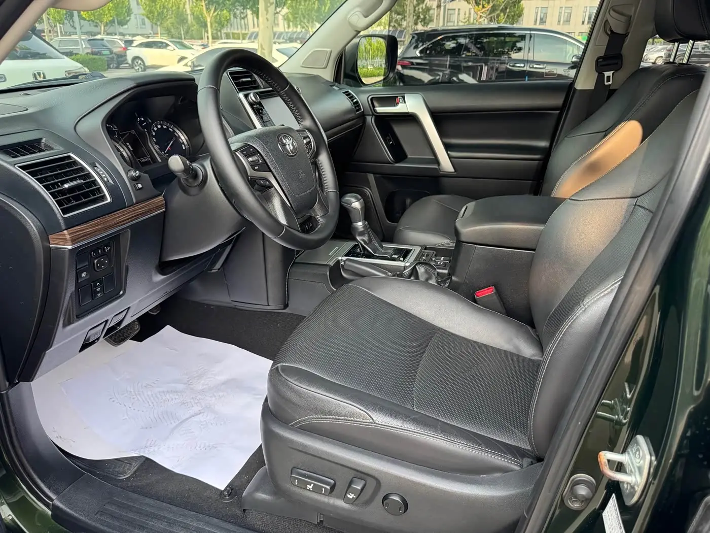 Toyota Prado 2020 — Photo 11/18