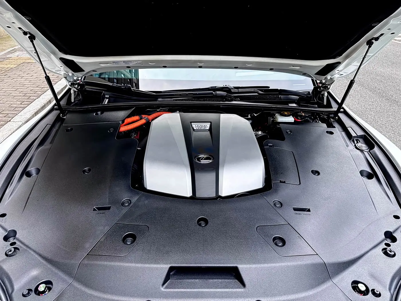 Lexus LS 2020 — Photo 18/19