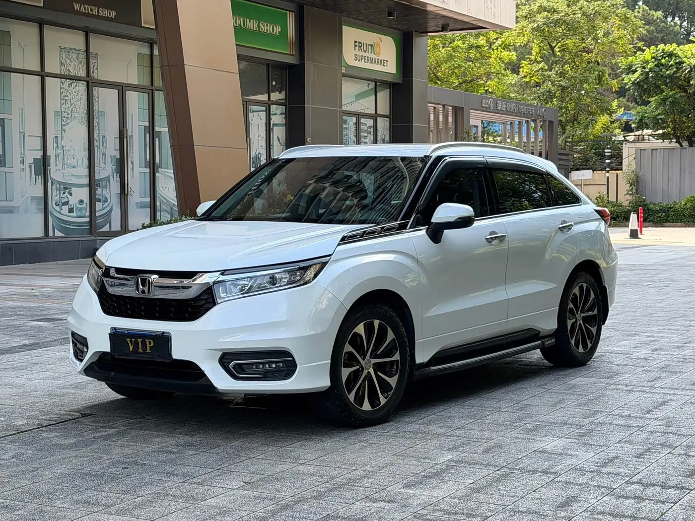 Honda Avancier 2017 — Photo 1/16
