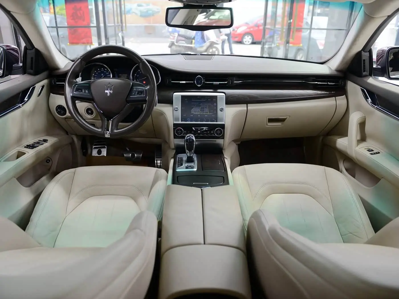 Maserati Quattroporte 2014 — Şəkil 11/20