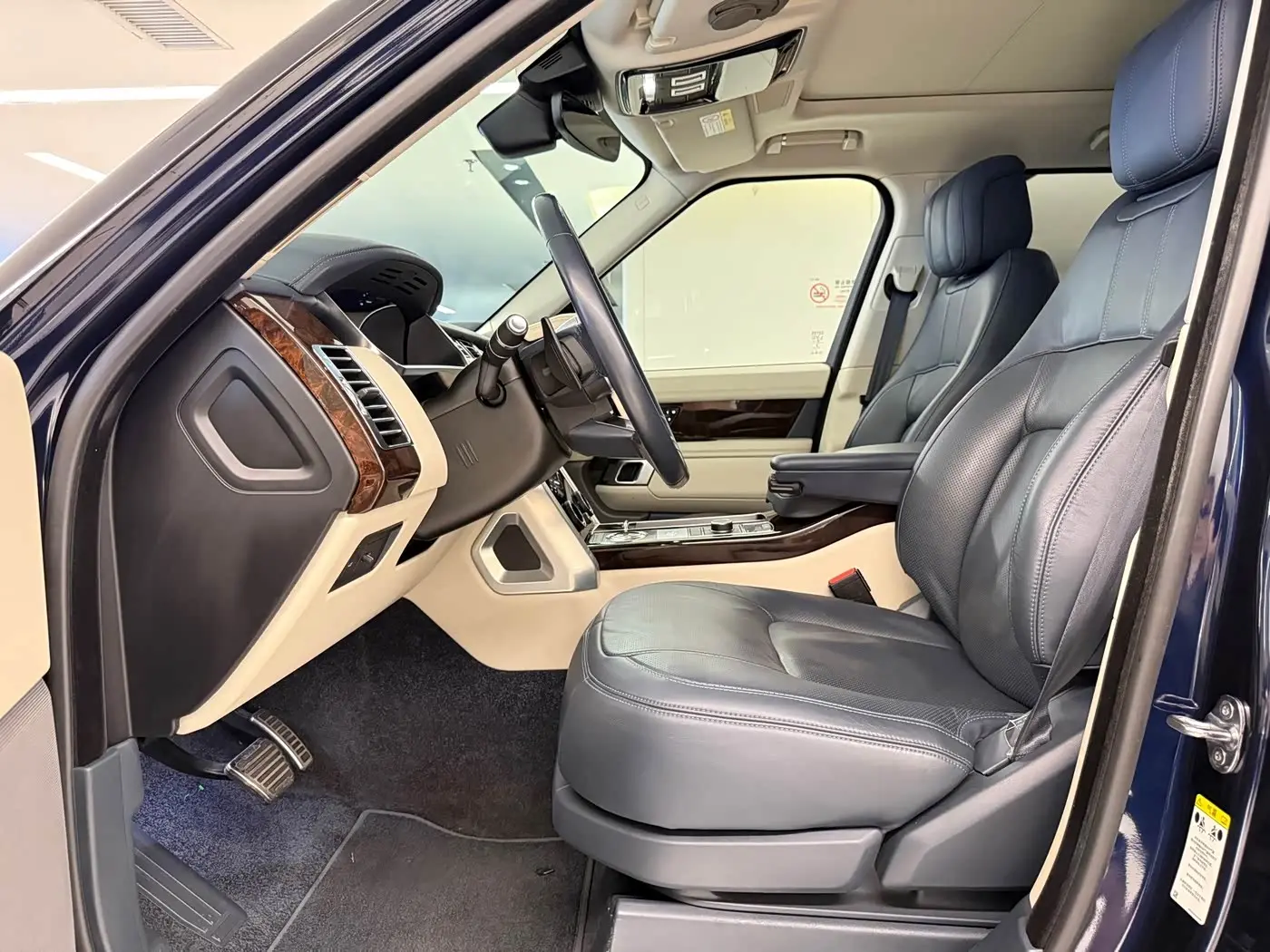 Land Rover Range Rover 2020 — Photo 8/20