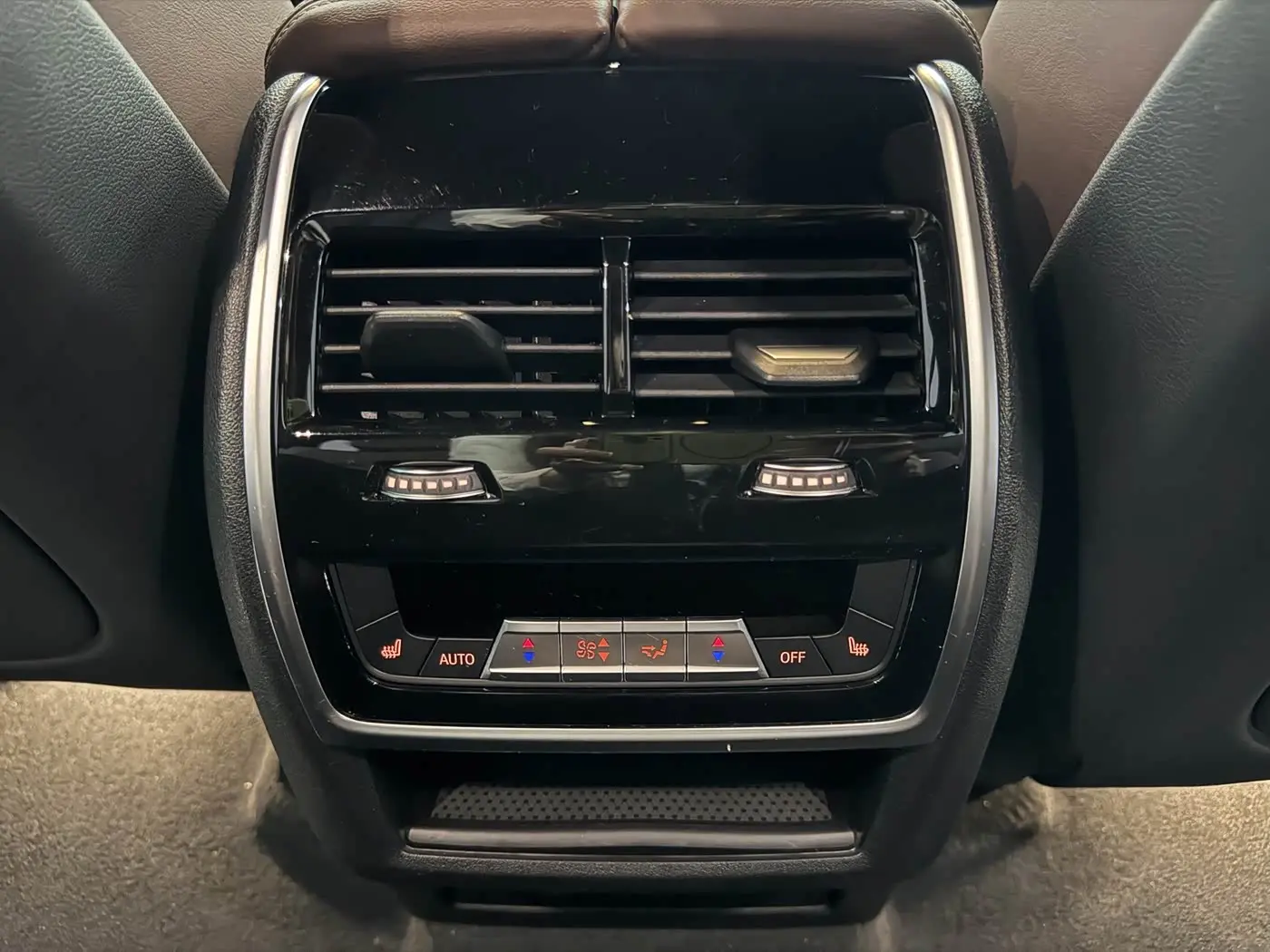 BMW X7 2019 — Şəkil 19/20