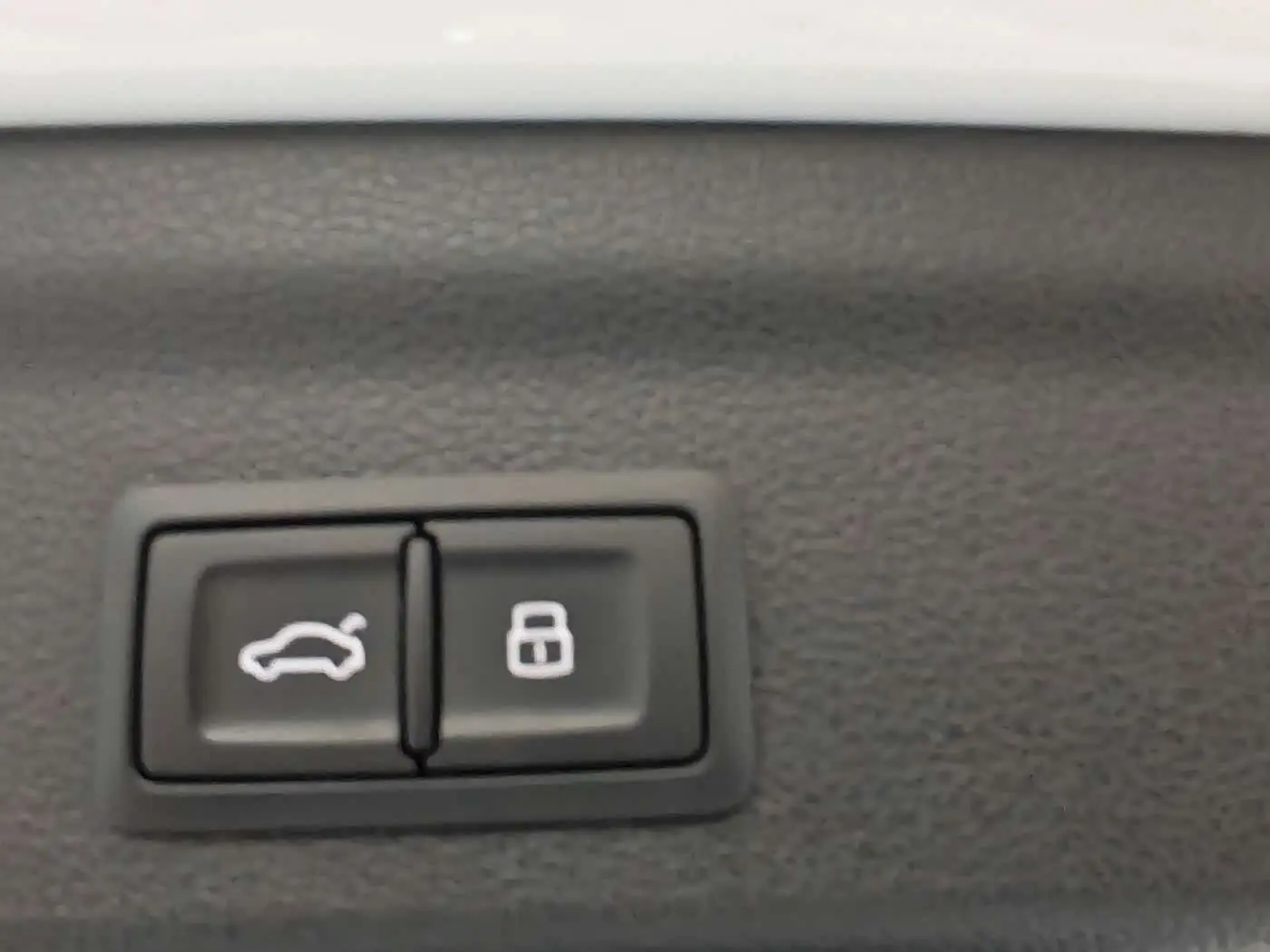 Audi Q3 2022 — ფოტო 15/18