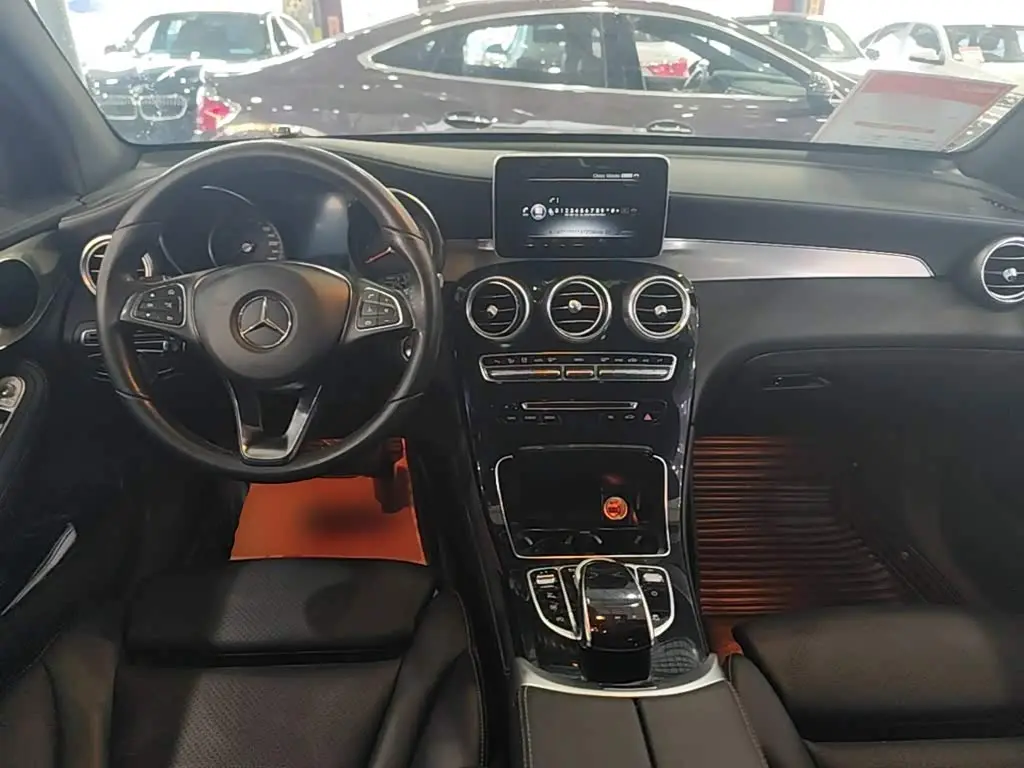 Mercedes-Benz GLC 2017 — Фото 10/20