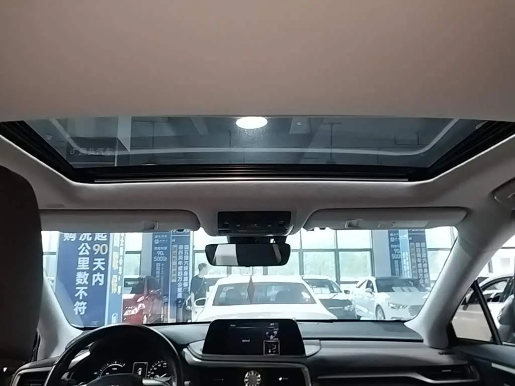 Lexus RX 2022 — Photo 18/20
