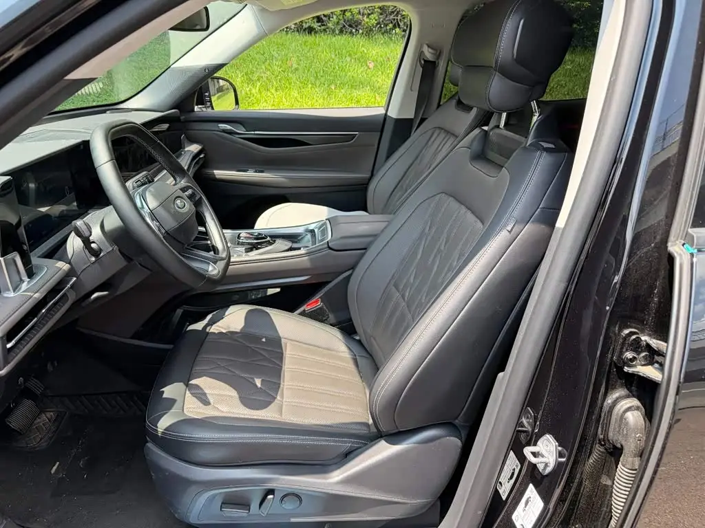 Ford Edge 2026 — Photo 8/14
