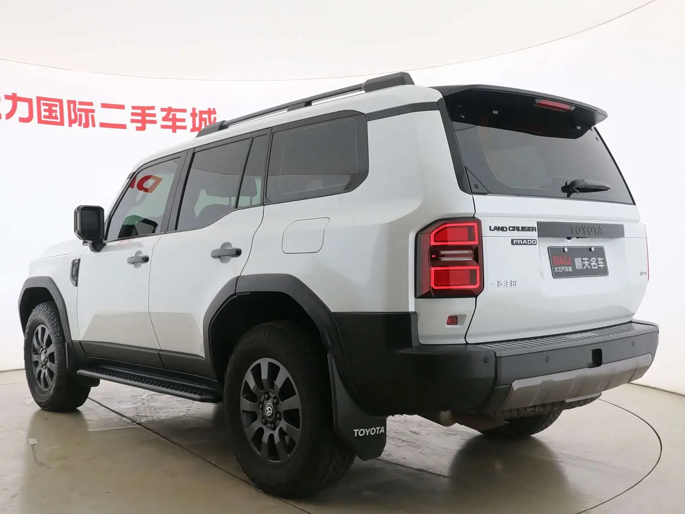 Toyota Prado 2024 — Photo 14/16