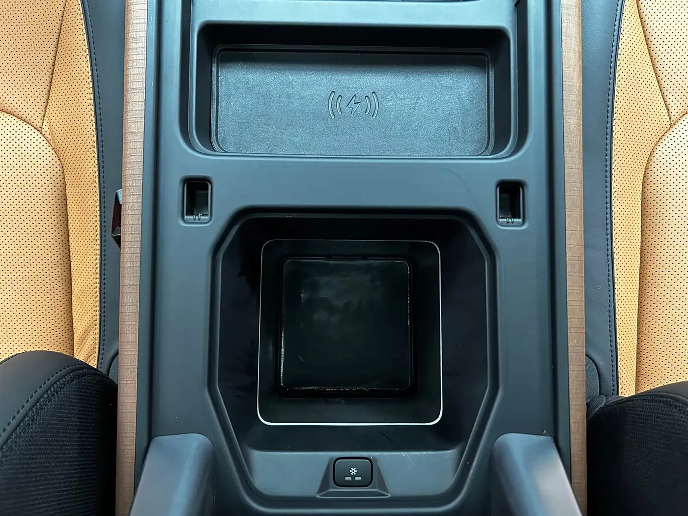 Land Rover Defender 2022 — Photo 19/20