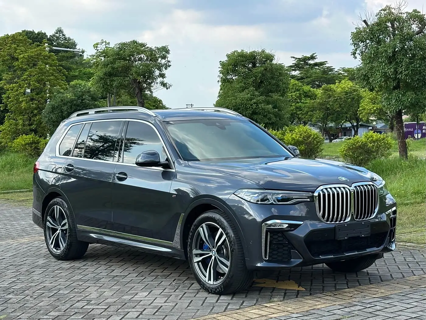 BMW X7 2021 — Photo 3/20