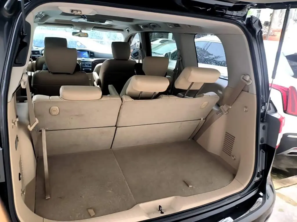 Nissan Quest 2016 — Фото 19/20