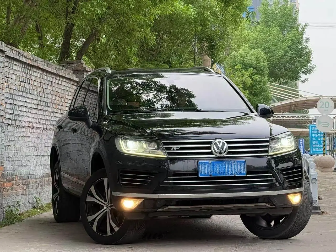 Volkswagen Touareg 2019 — Photo 3/9