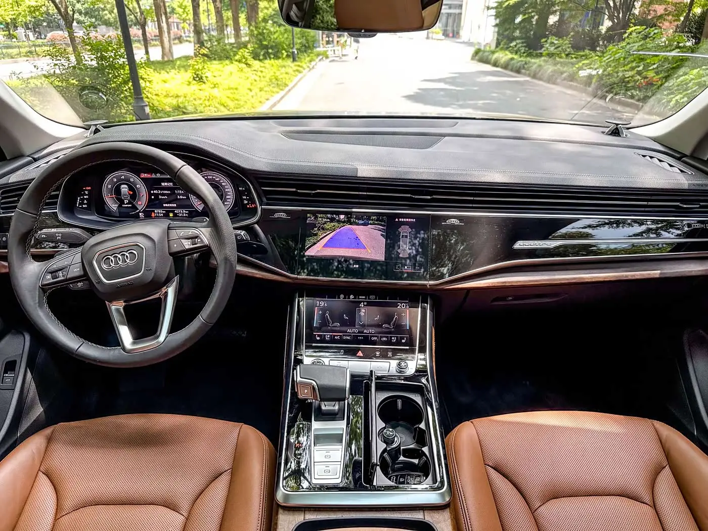 Audi Q7 2025 — ფოტო 8/15