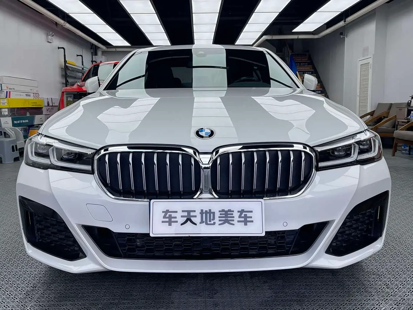 BMW 5 Series 2023 — Photo 2/12