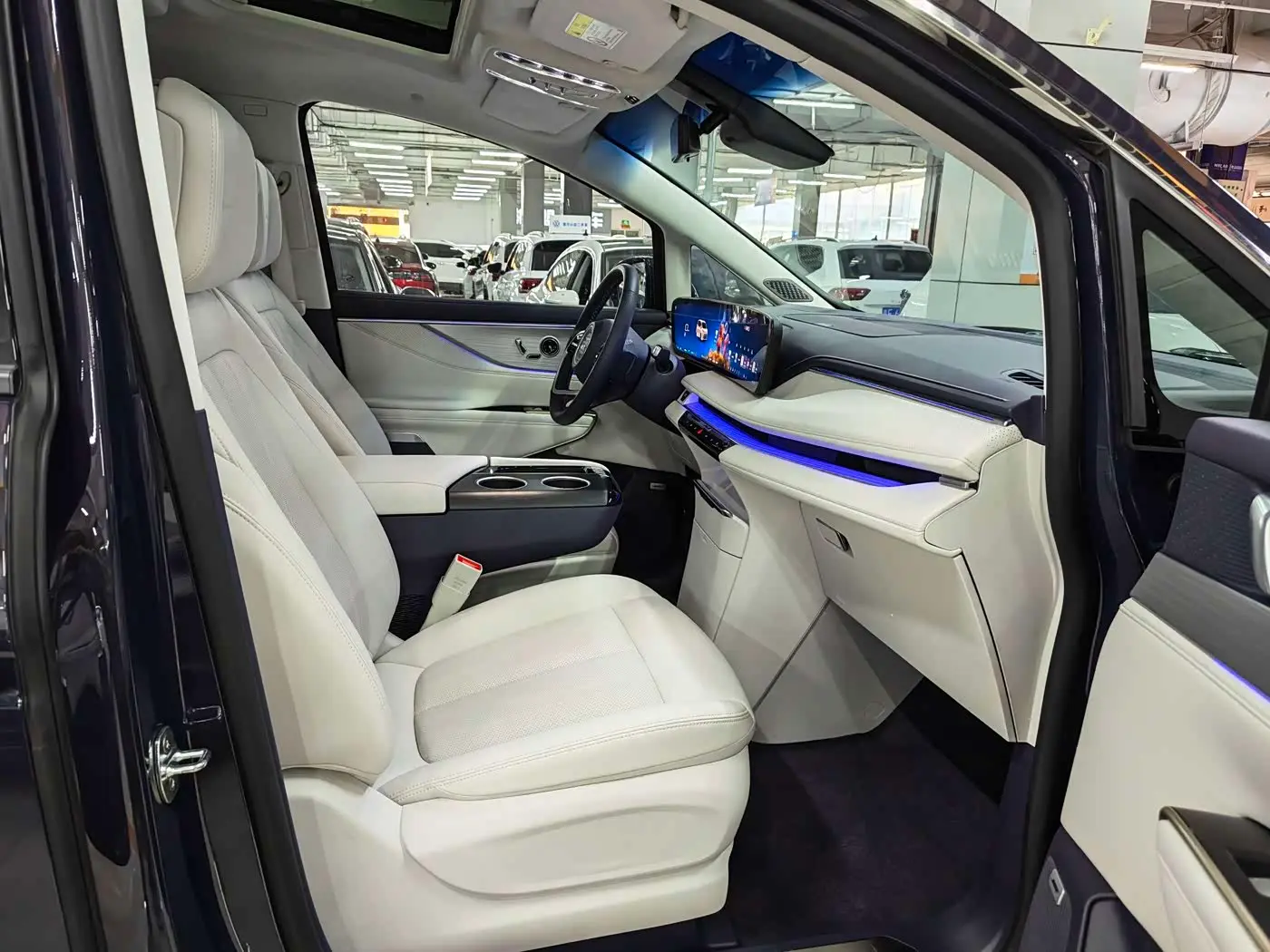 Buick GL8 New Energy 2025 — Şəkil 11/19