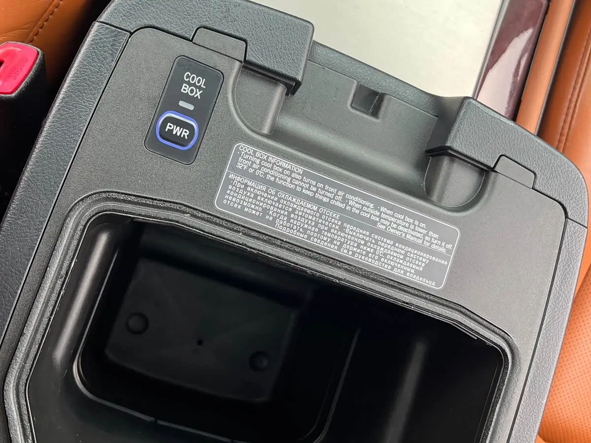 Lexus LX 2013 — Photo 17/20