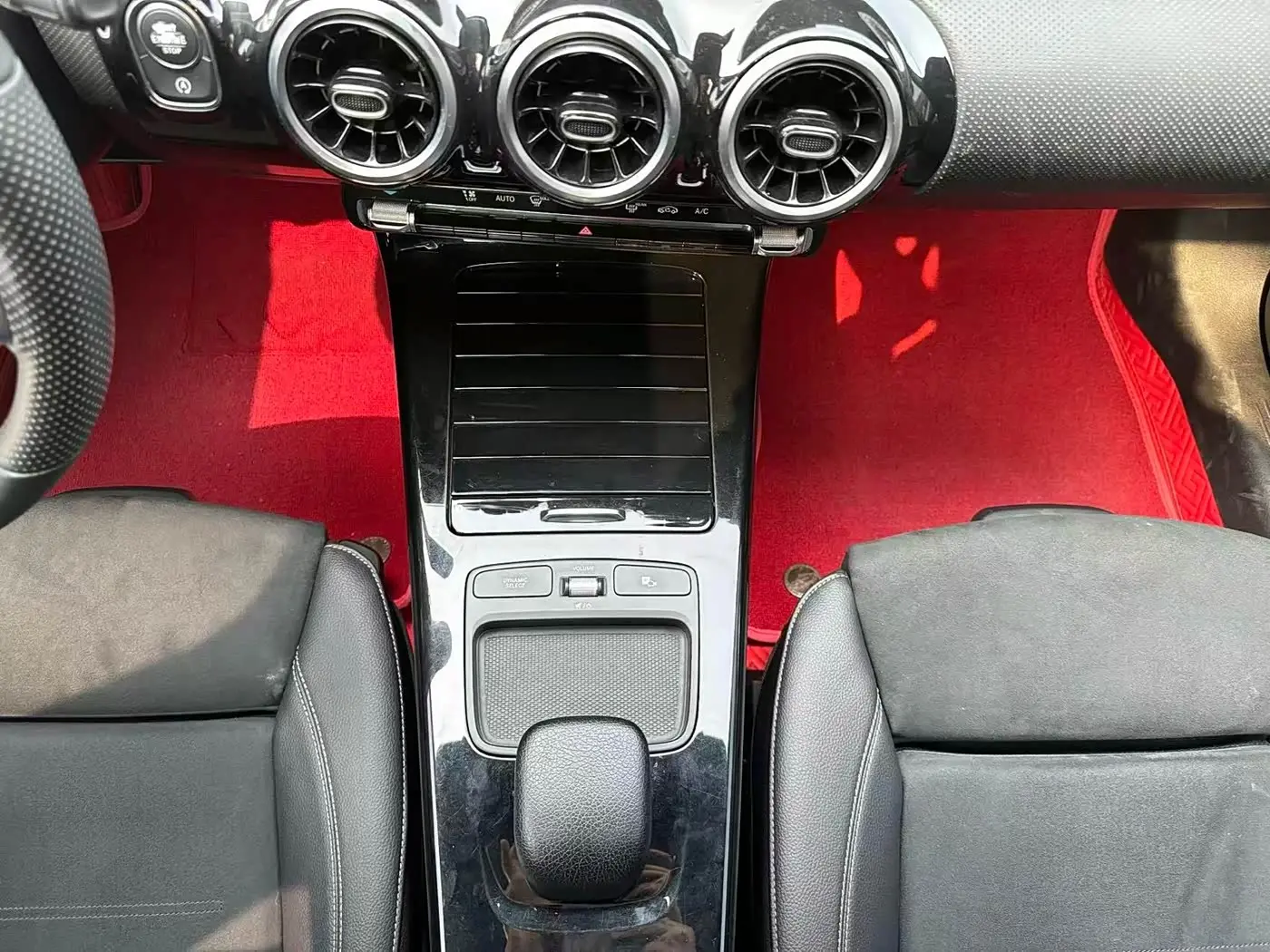 Mercedes-Benz A-Class 2019 — Фото 10/17