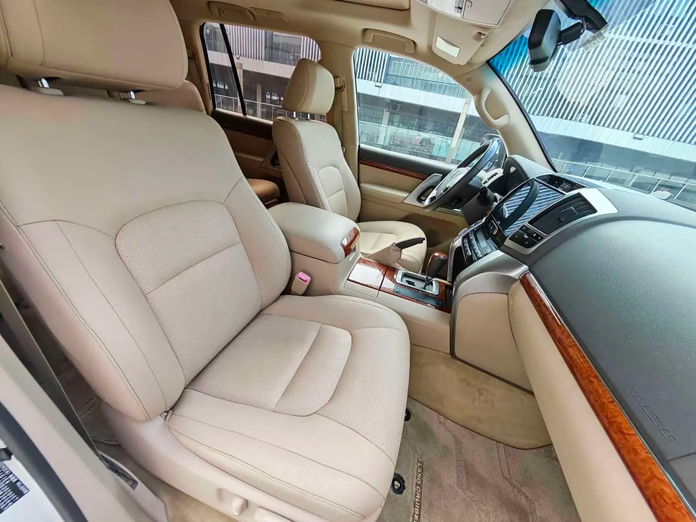 Toyota Land Cruiser 2013 — Photo 12/20