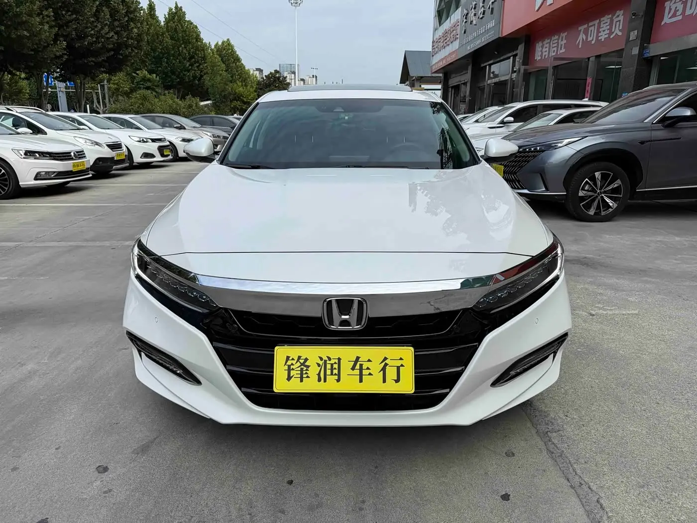 Honda Accord 2021 — Photo 2/14