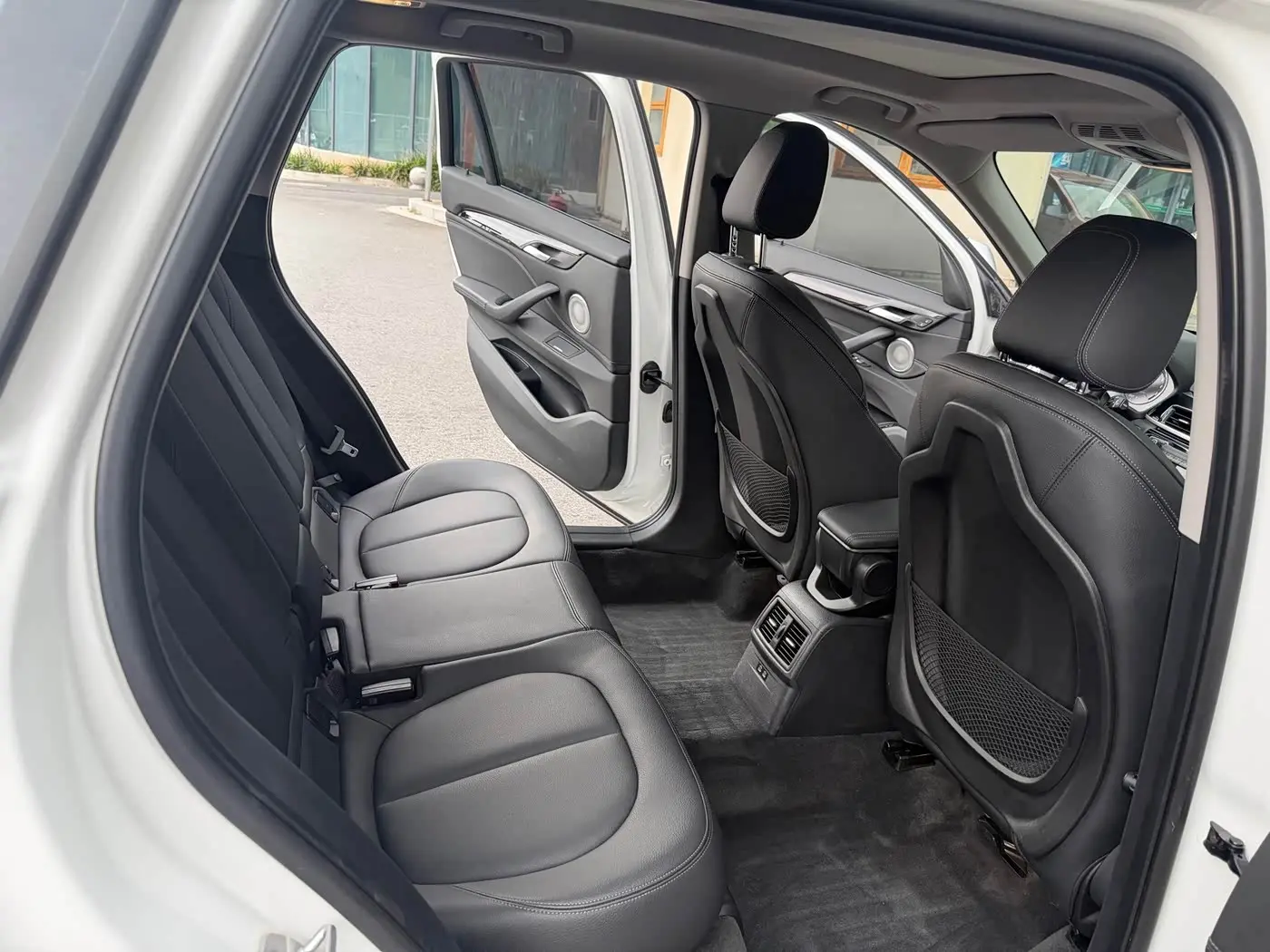 BMW X1 2022 — Фото 12/19