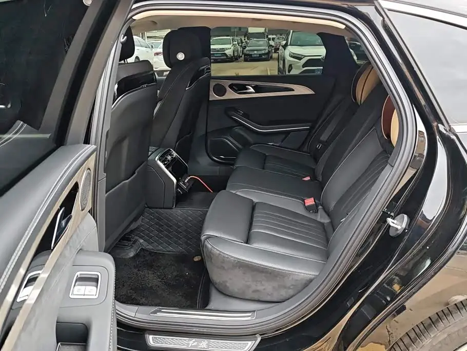 Hongqi H9 2024 — Şəkil 11/16
