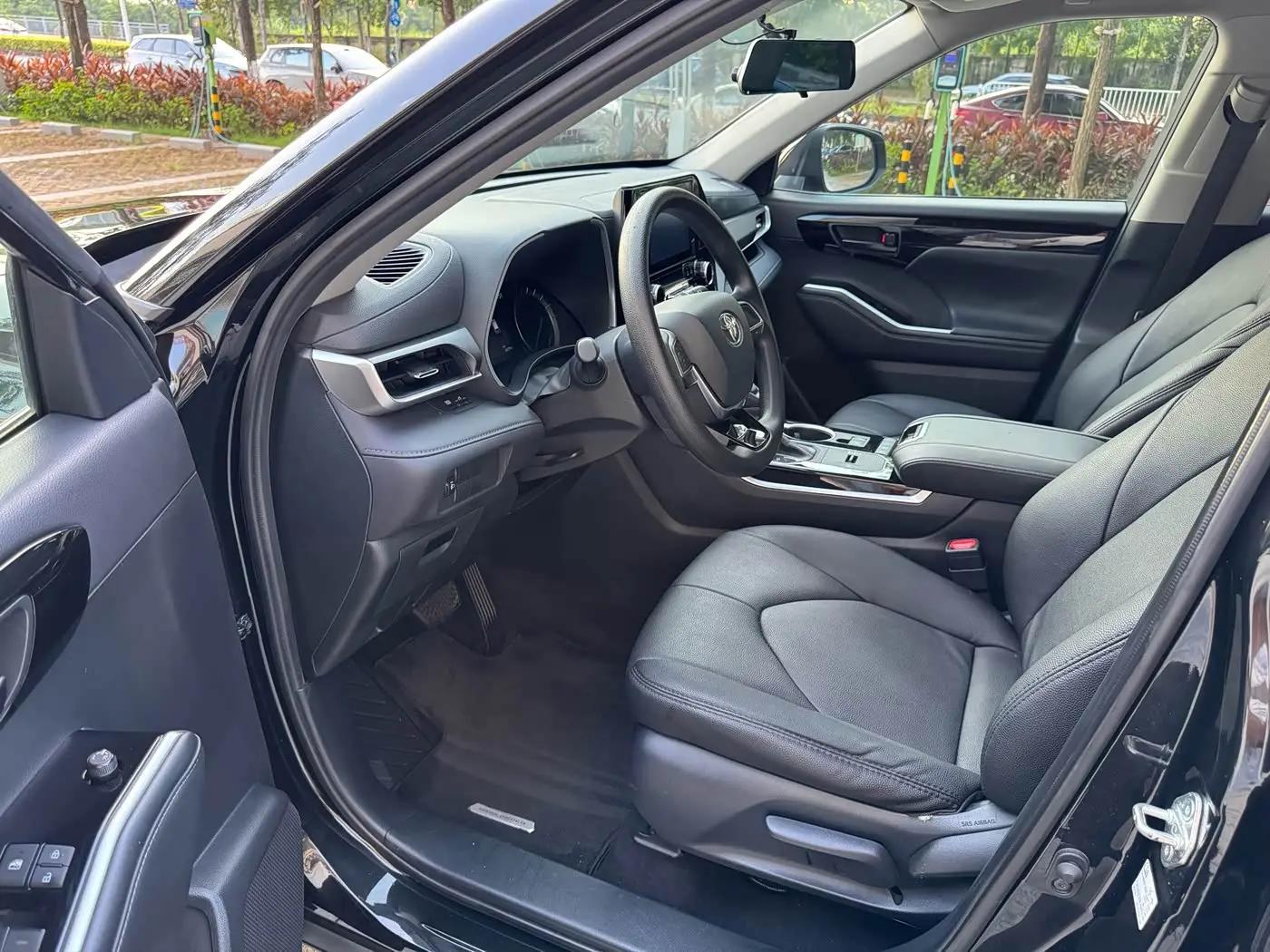 Toyota Highlander 2022 — Şəkil 5/12