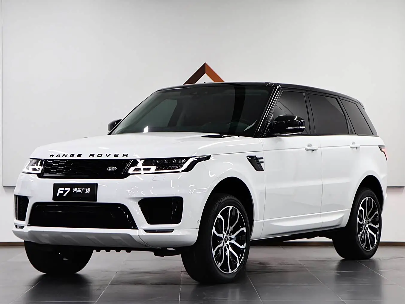 Land Rover Range Rover Sport 2022 — Фото 1/20