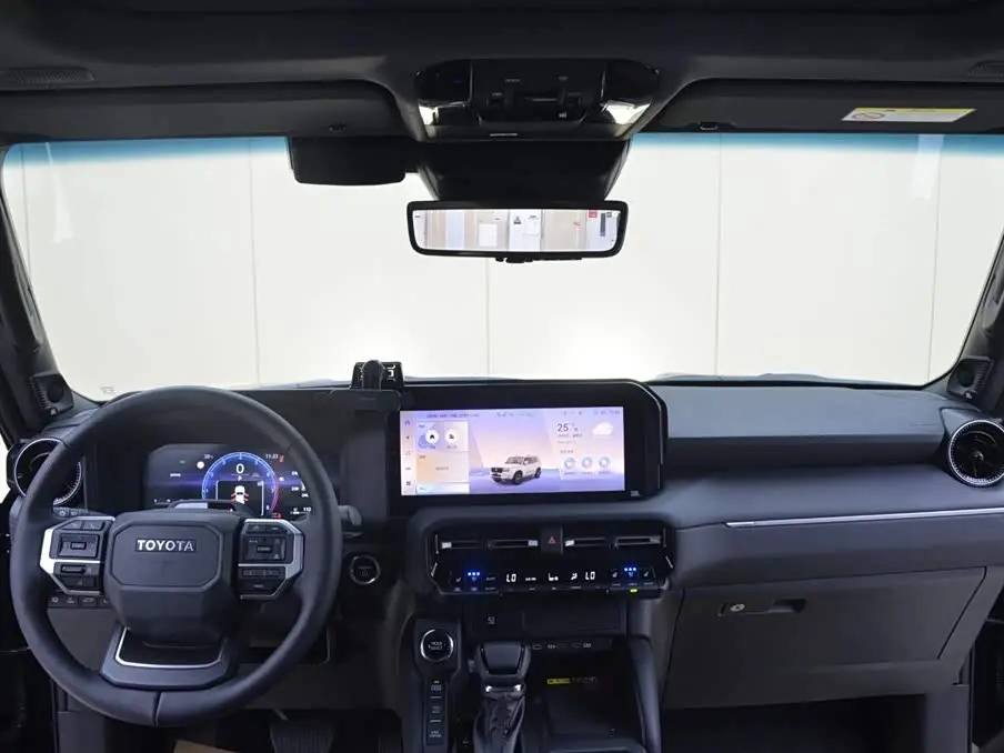 Toyota Prado 2026 — Photo 16/17