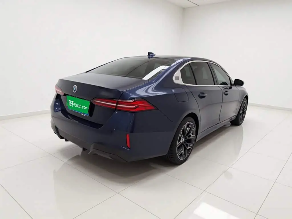 BMW 5 Series 2024 — Photo 4/20