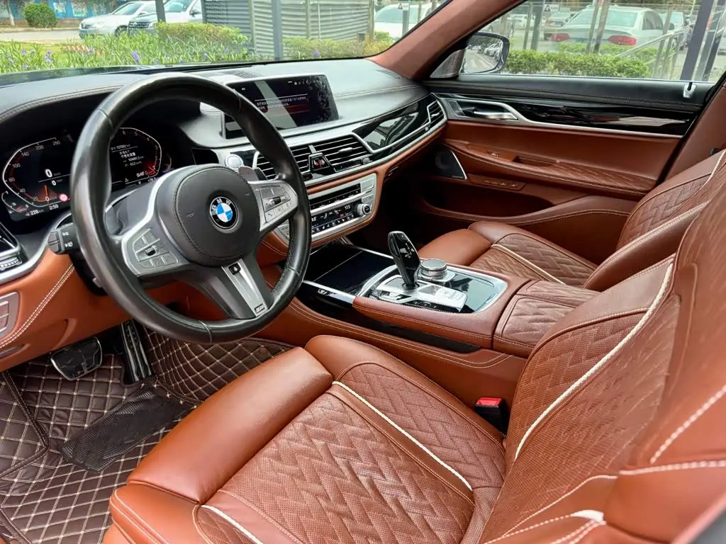 BMW 7 Series 2020 — Photo 13/20