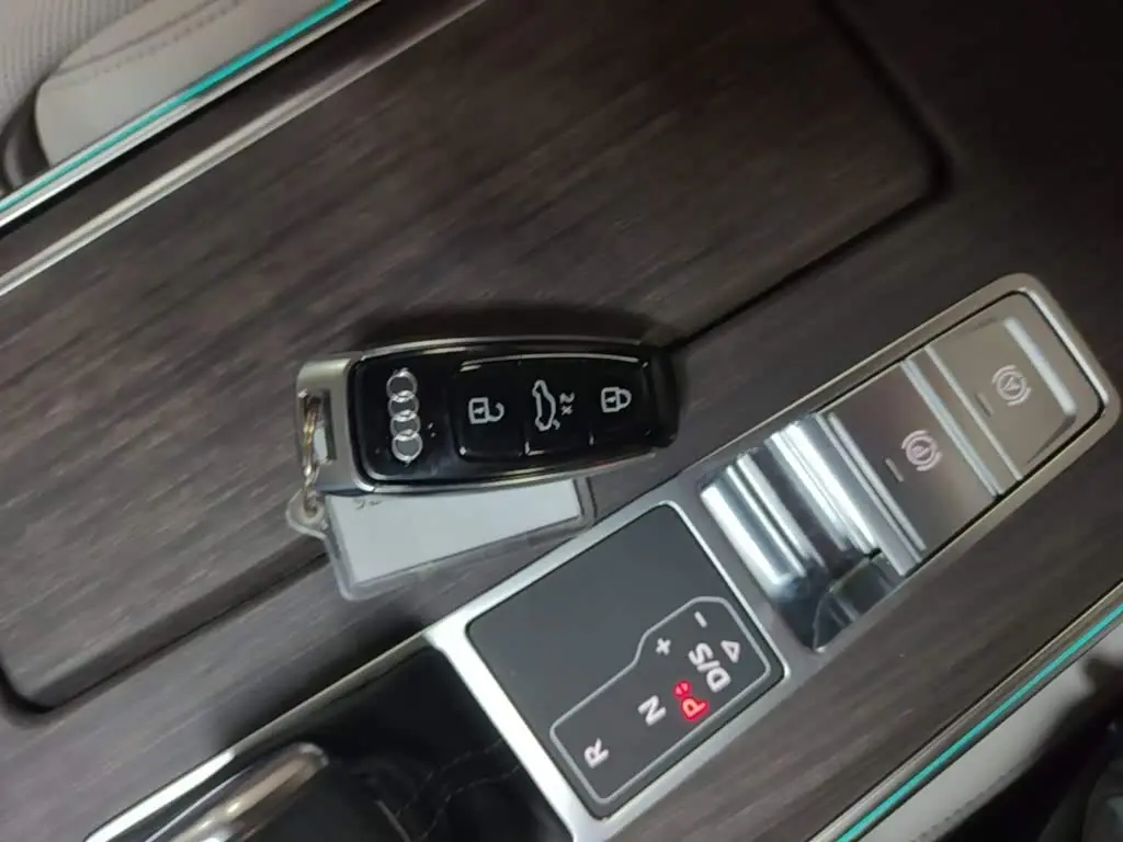 Audi A7L 2026 — Şəkil 9/20