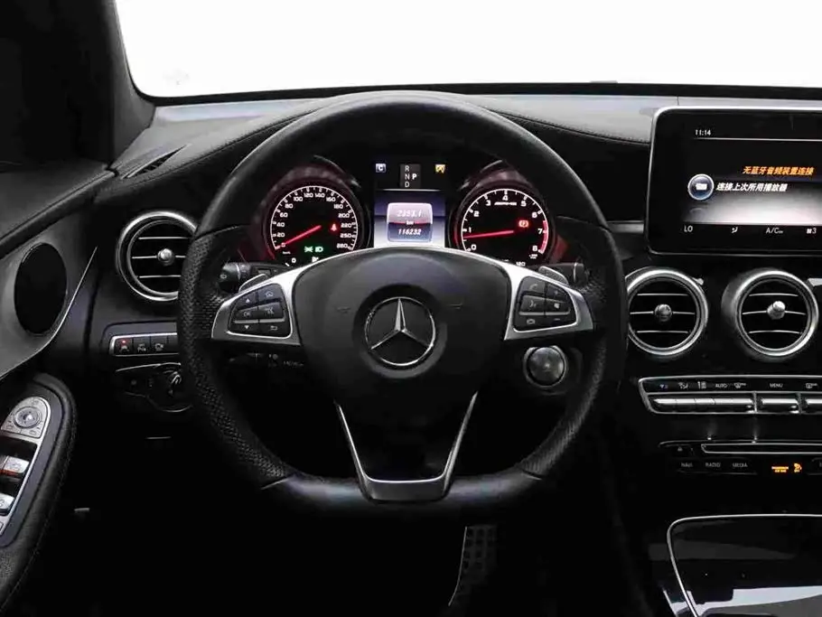 Mercedes-Benz GLC AMG 2018 — Photo 14/20
