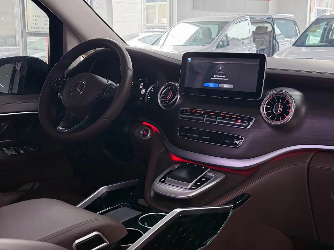Mercedes-Benz Vito 2023 — Photo 4/16