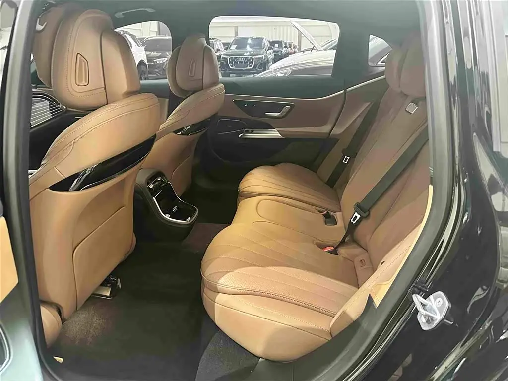 Mercedes-Benz E-Class 2024 — Şəkil 13/20