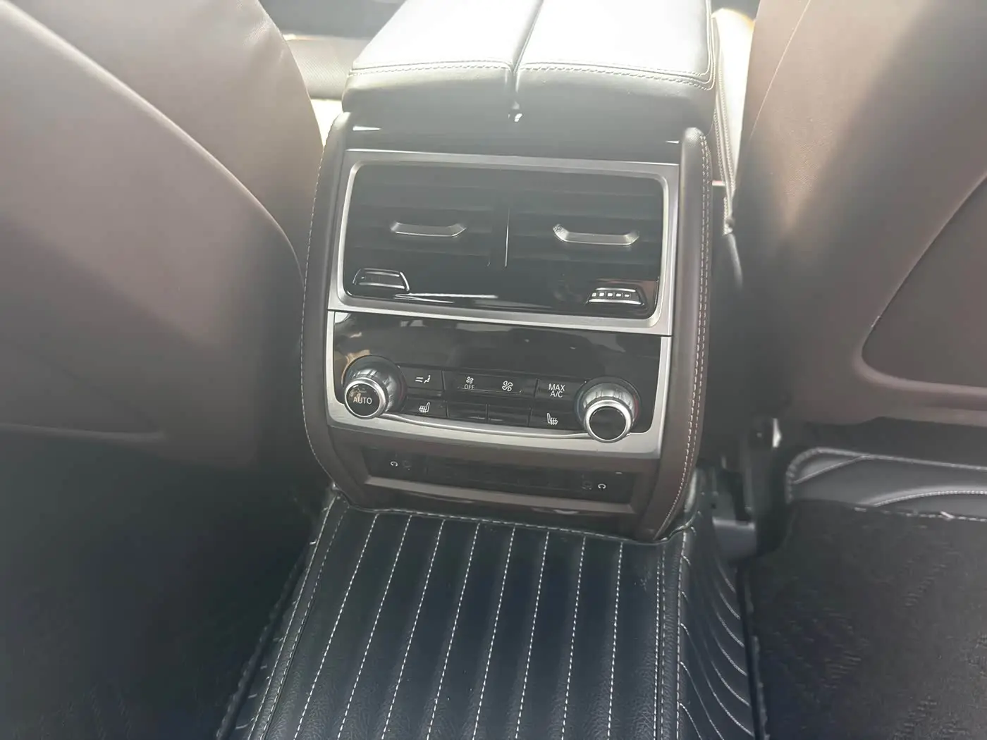 BMW 7 Series 2017 — Şəkil 9/15