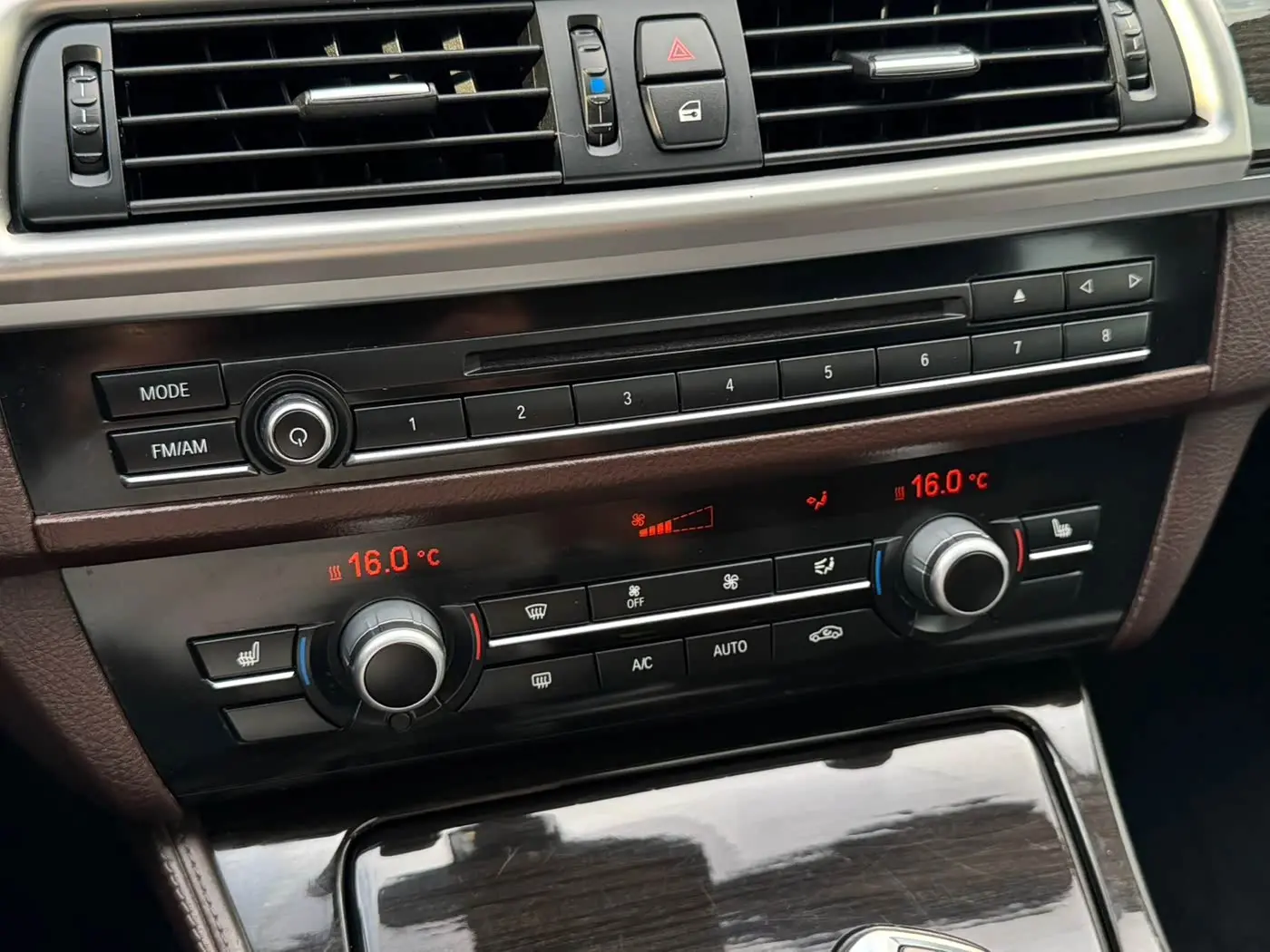 BMW 5 Series 2017 — Фото 16/19