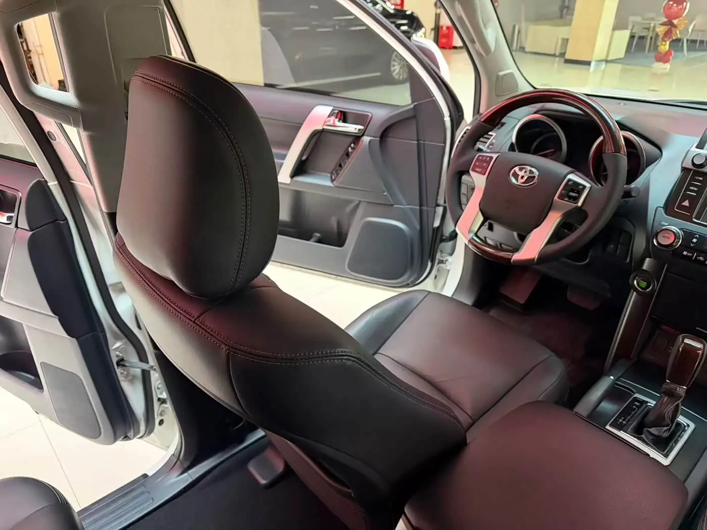Toyota Prado 2017 — ფოტო 11/18