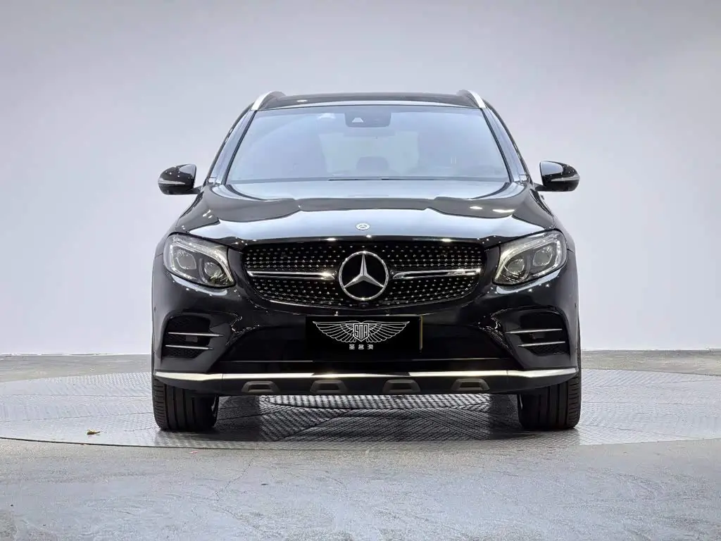 Mercedes-Benz GLC AMG 2018 — Photo 3/16