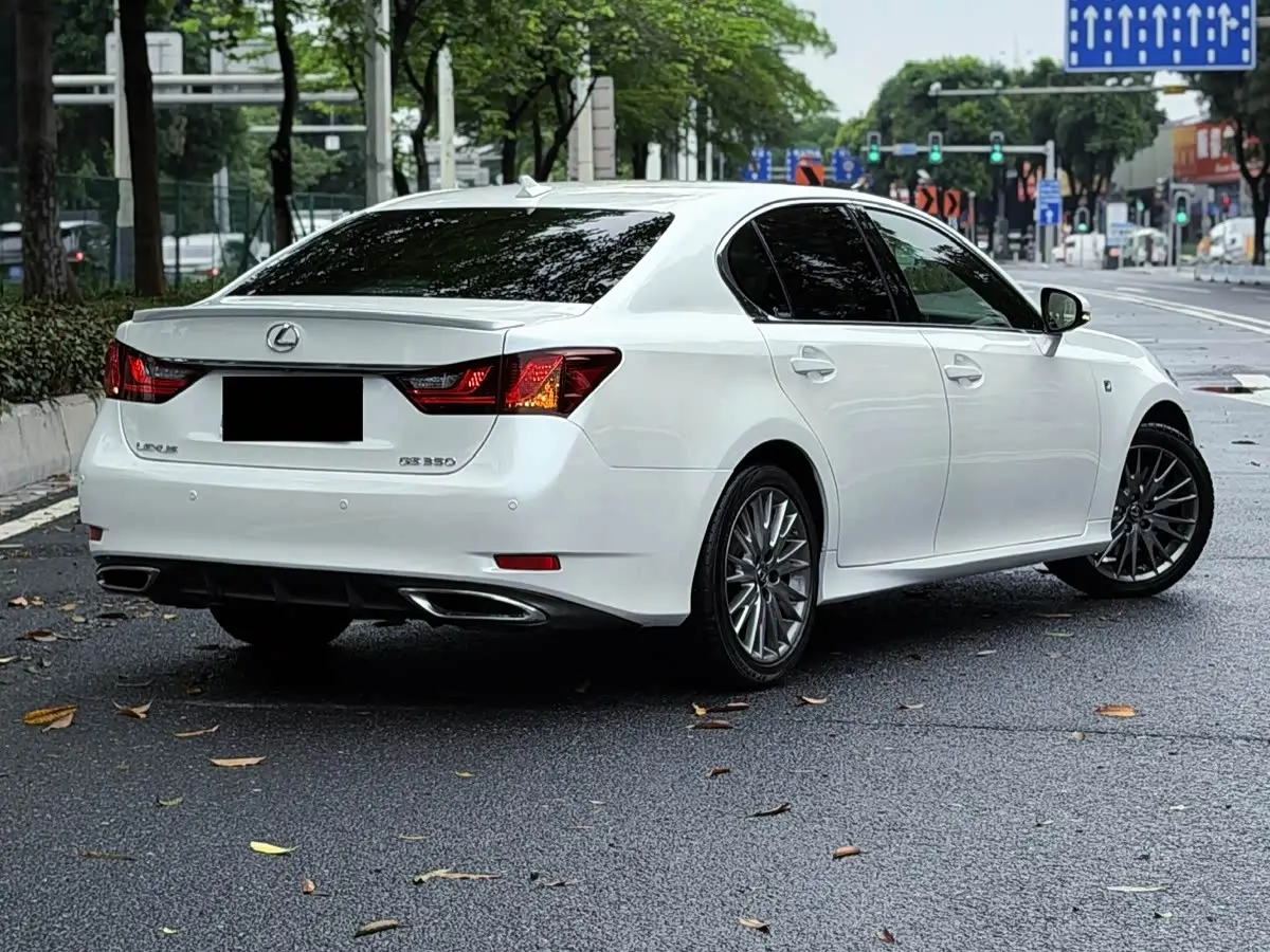 Lexus GS 2013 — Photo 5/19